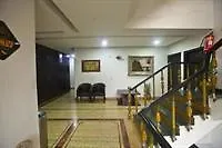 Oyo Premium Huda Metro Hotel Gurgaon 3*,  Índia